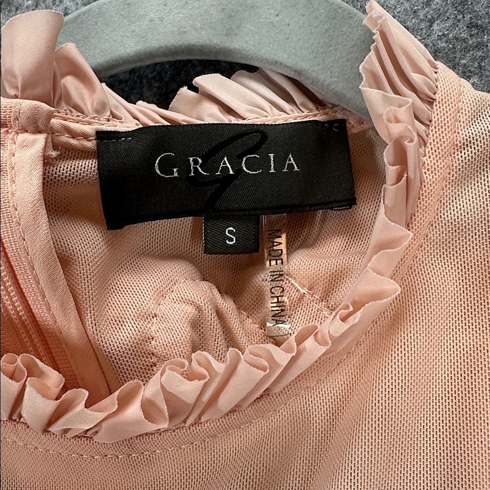 Gracia Peach Color Ruffled Blouse Size Small - Picture 3 of 8